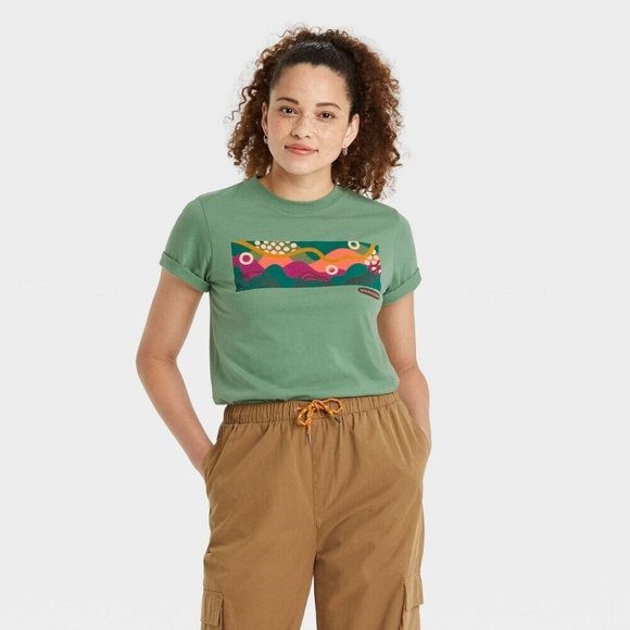 Latino Heritage Month Women's XS Landscape Artwork Short Sleeve Green T-Shirt - Picture 3 of 6